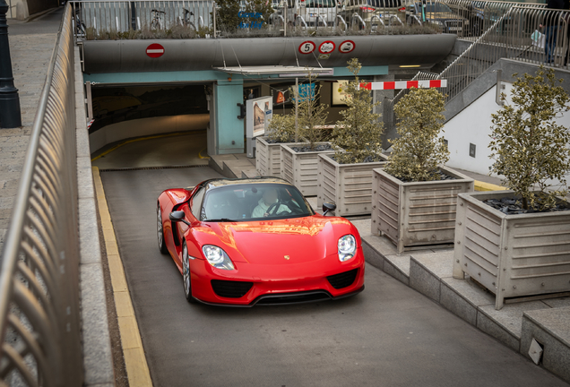 Porsche 918 Spyder Weissach Package