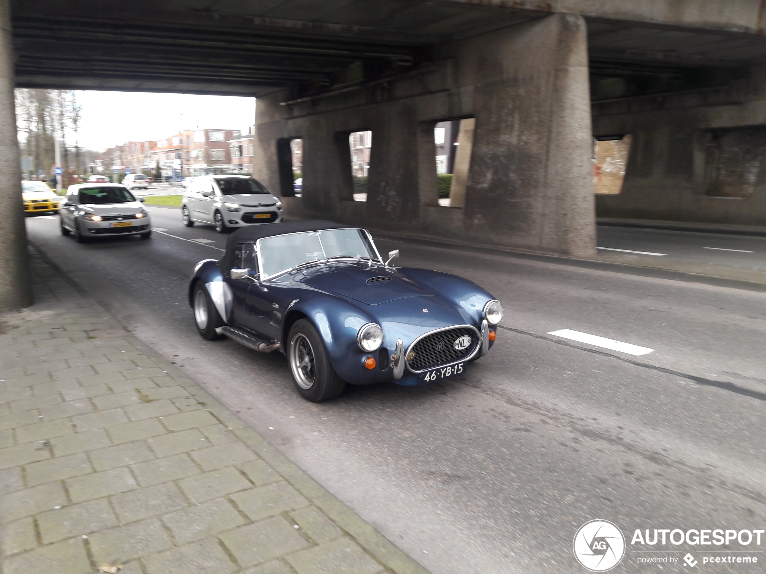 AC Cobra 427