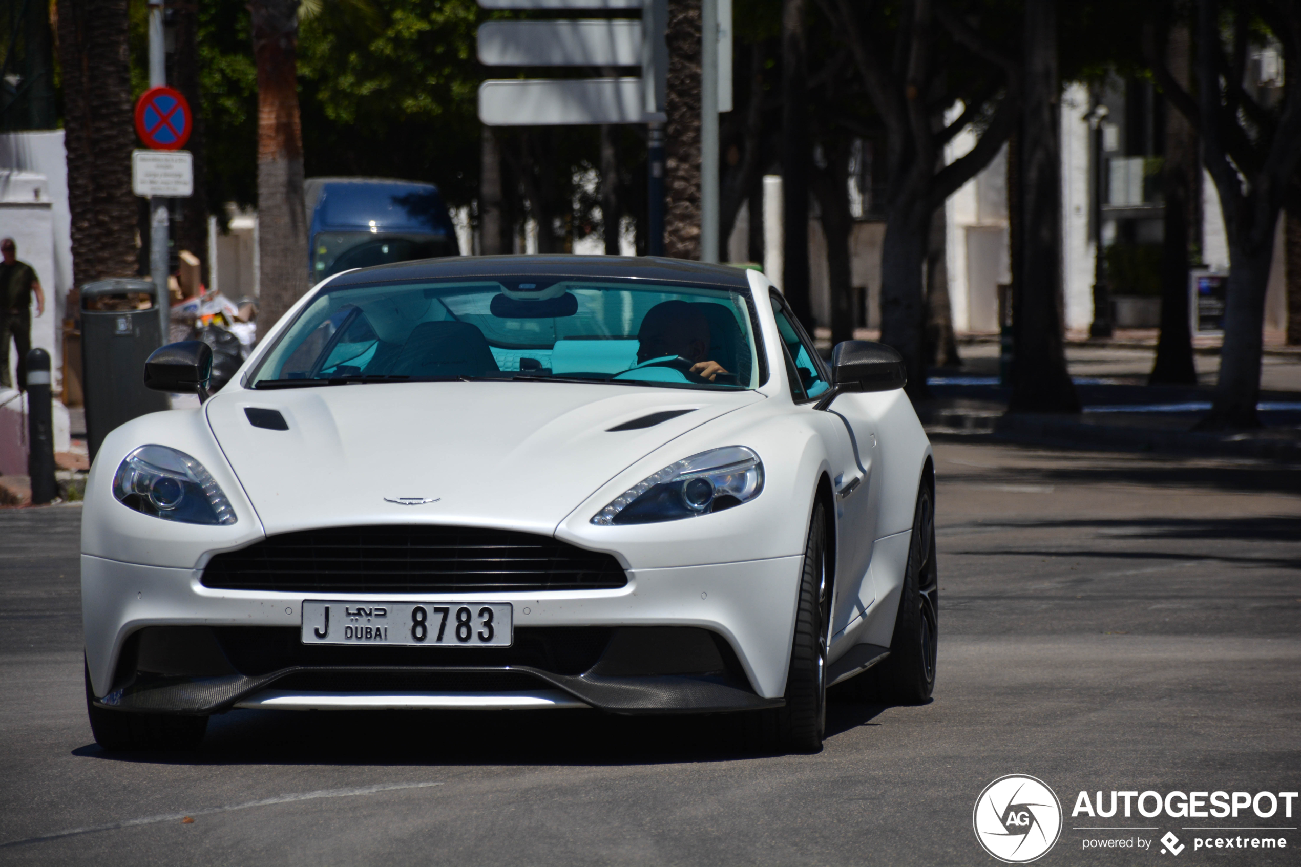 Aston Martin Vanquish 2013