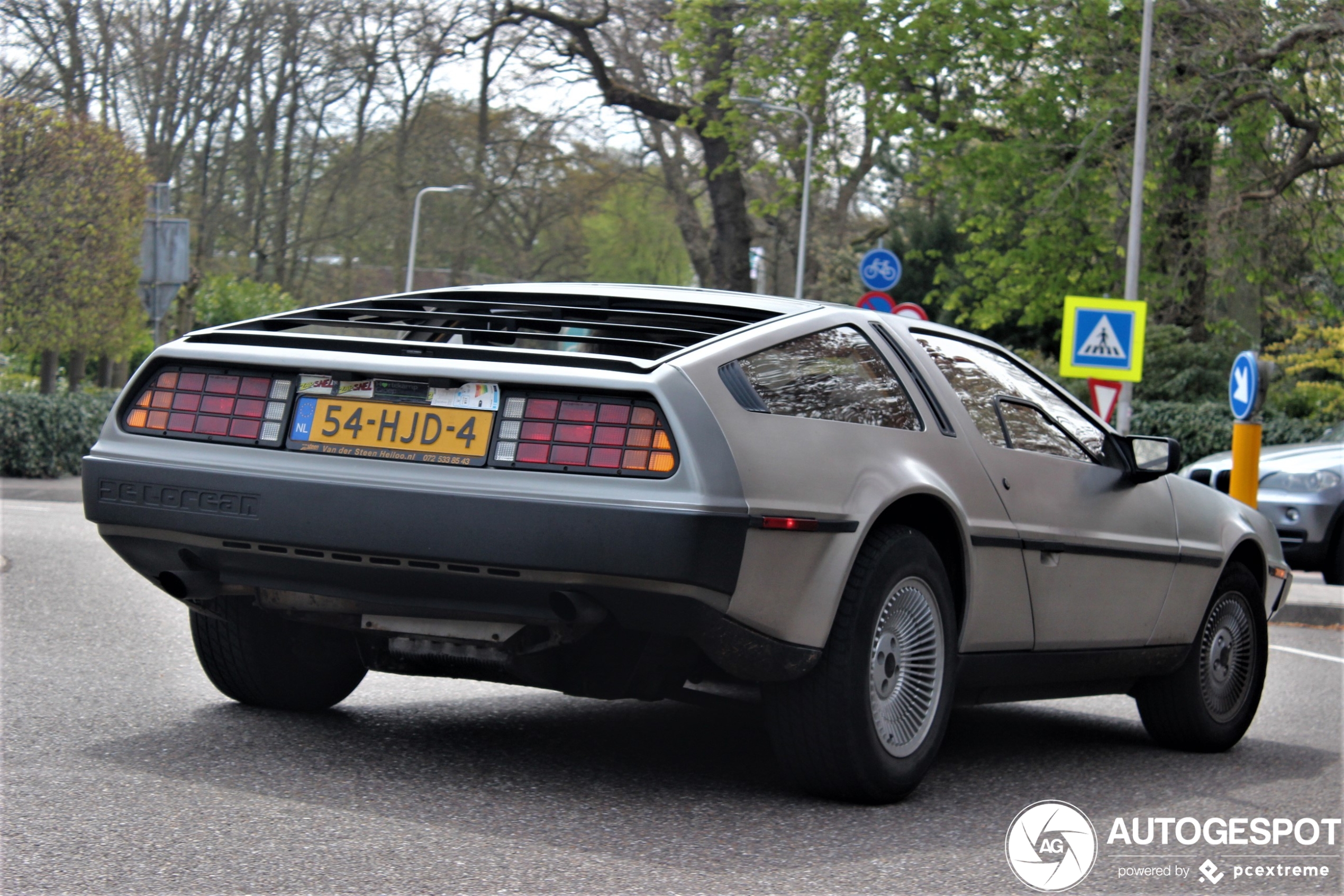 DeLorean DMC-12