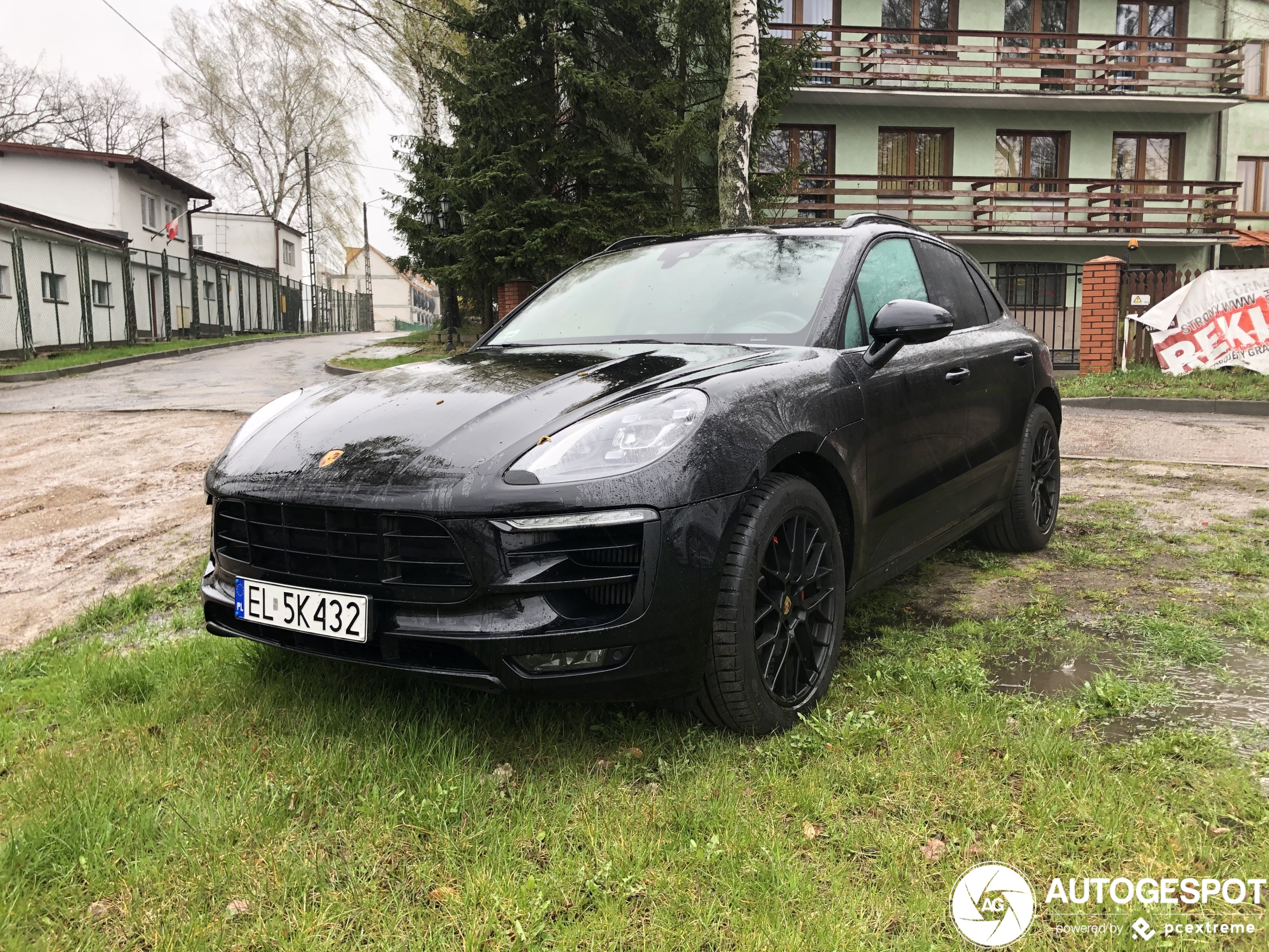 Porsche 95B Macan GTS