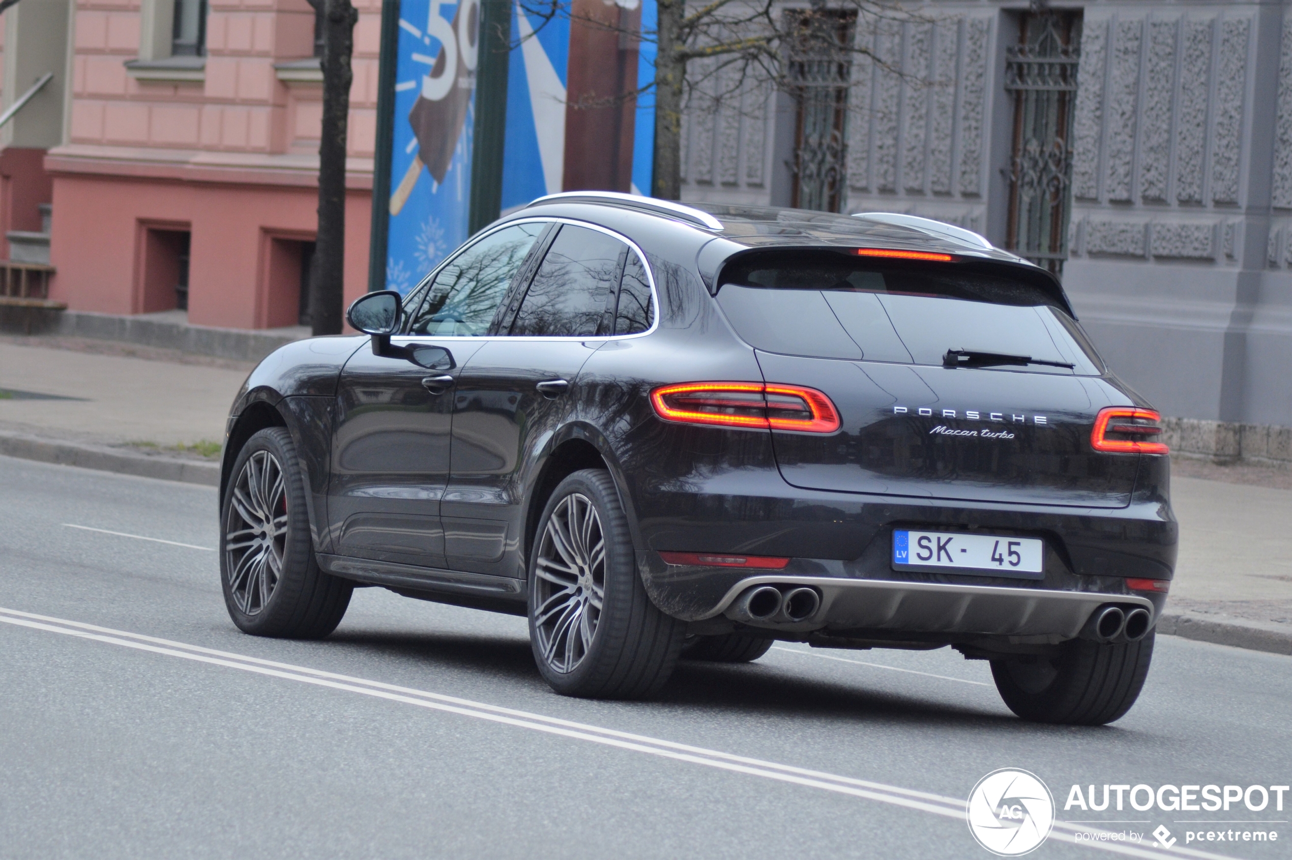 Porsche 95B Macan Turbo