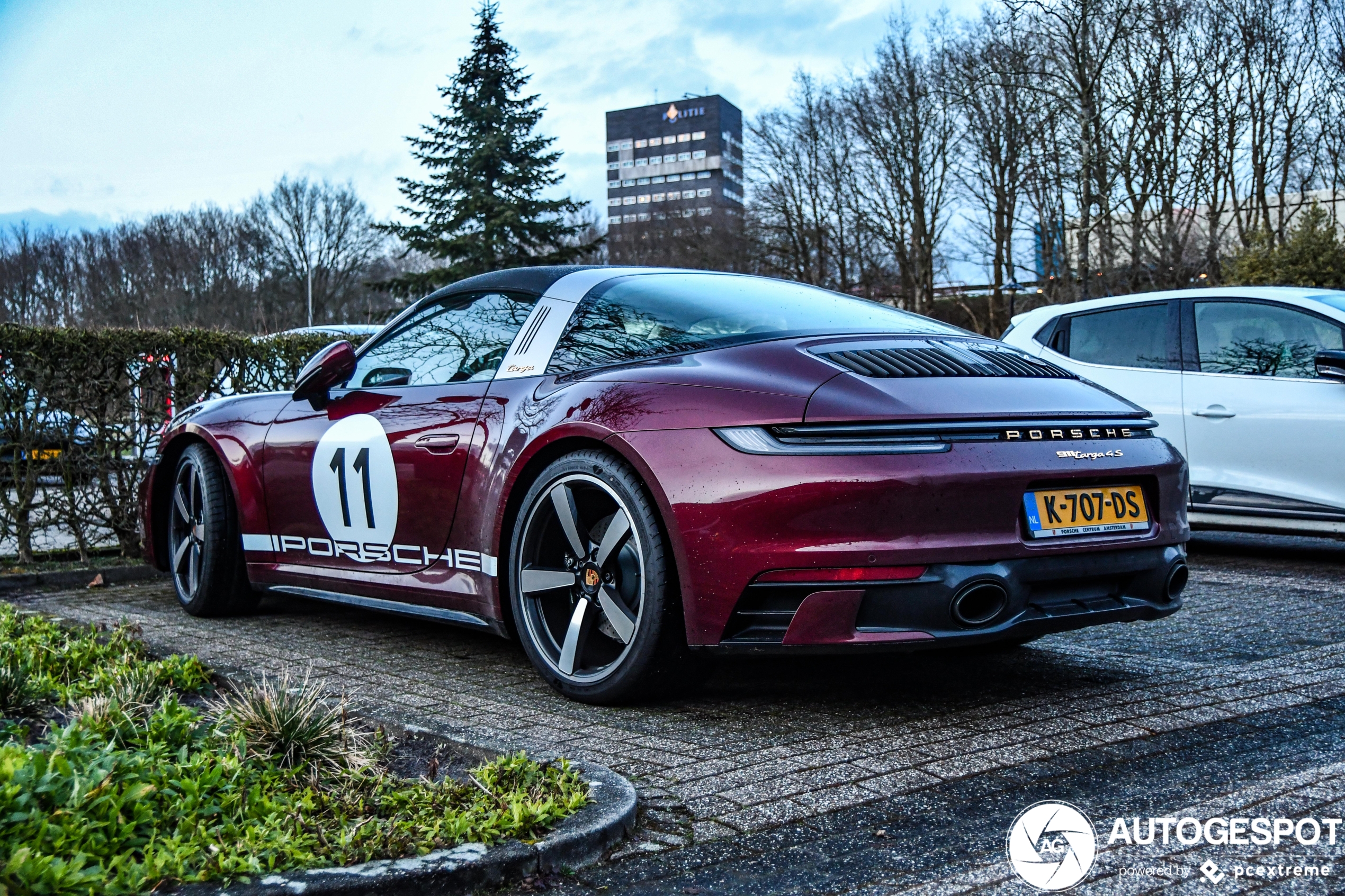 Porsche 992 Targa 4S Heritage Design Edition