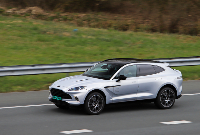 Aston Martin DBX