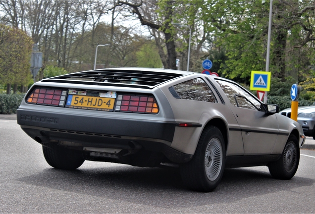 DeLorean DMC-12