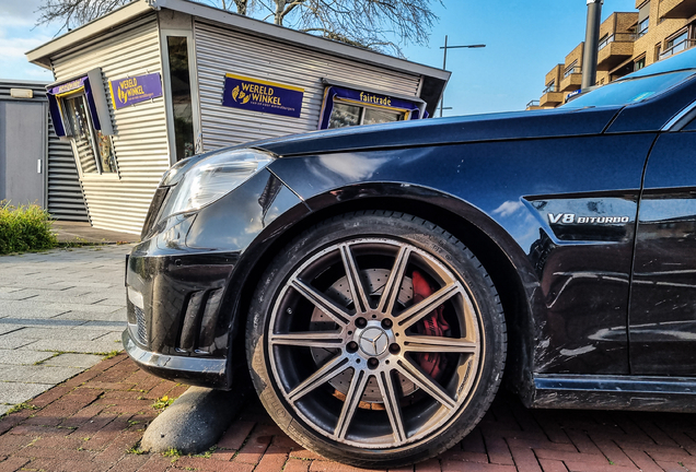 Mercedes-Benz E 63 AMG S212 V8 Biturbo