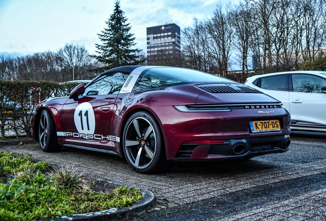 Porsche 992 Targa 4S Heritage Design Edition