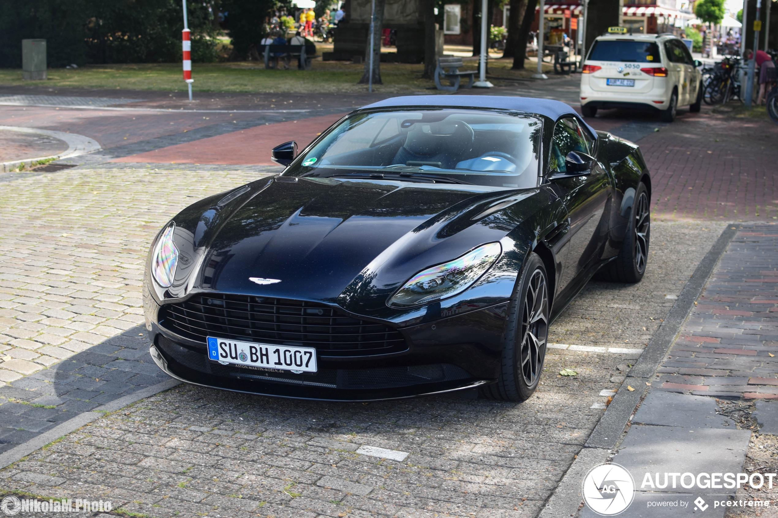 Aston Martin DB11 V8 Volante