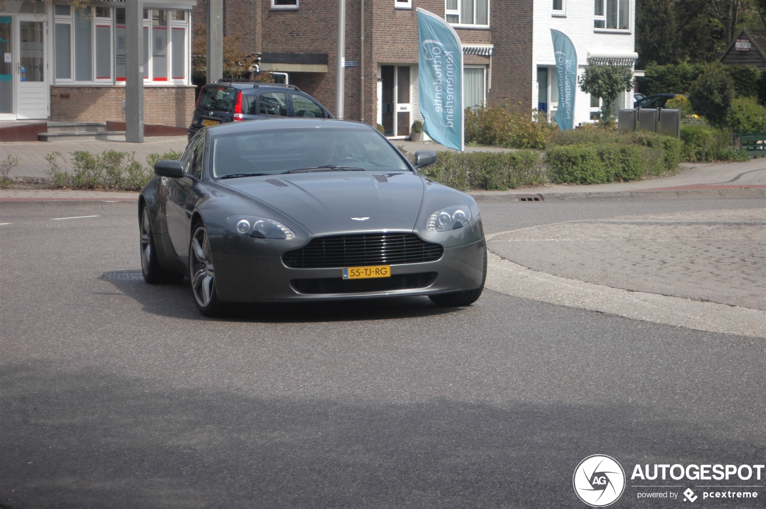 Aston Martin V8 Vantage