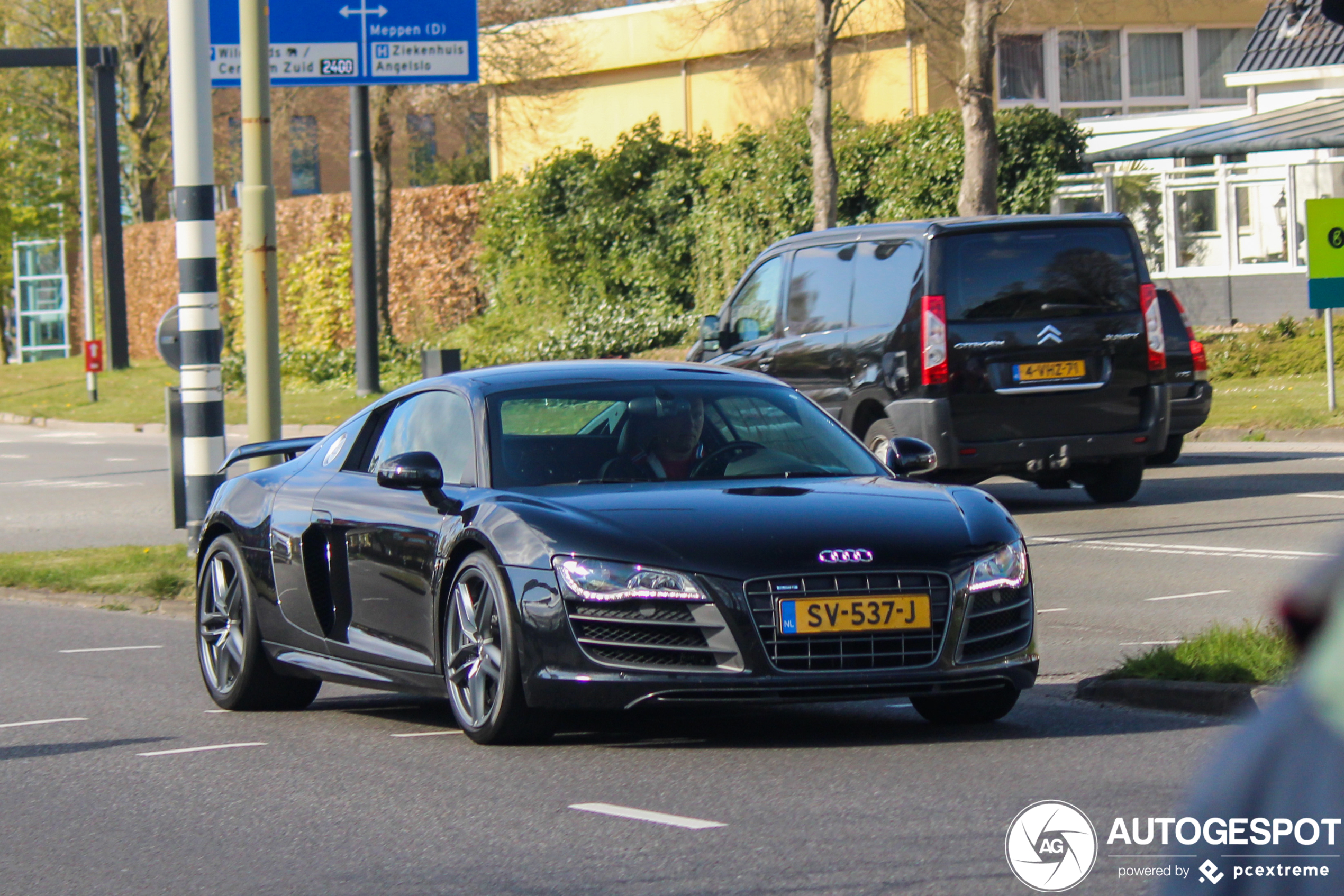 Audi R8 V10