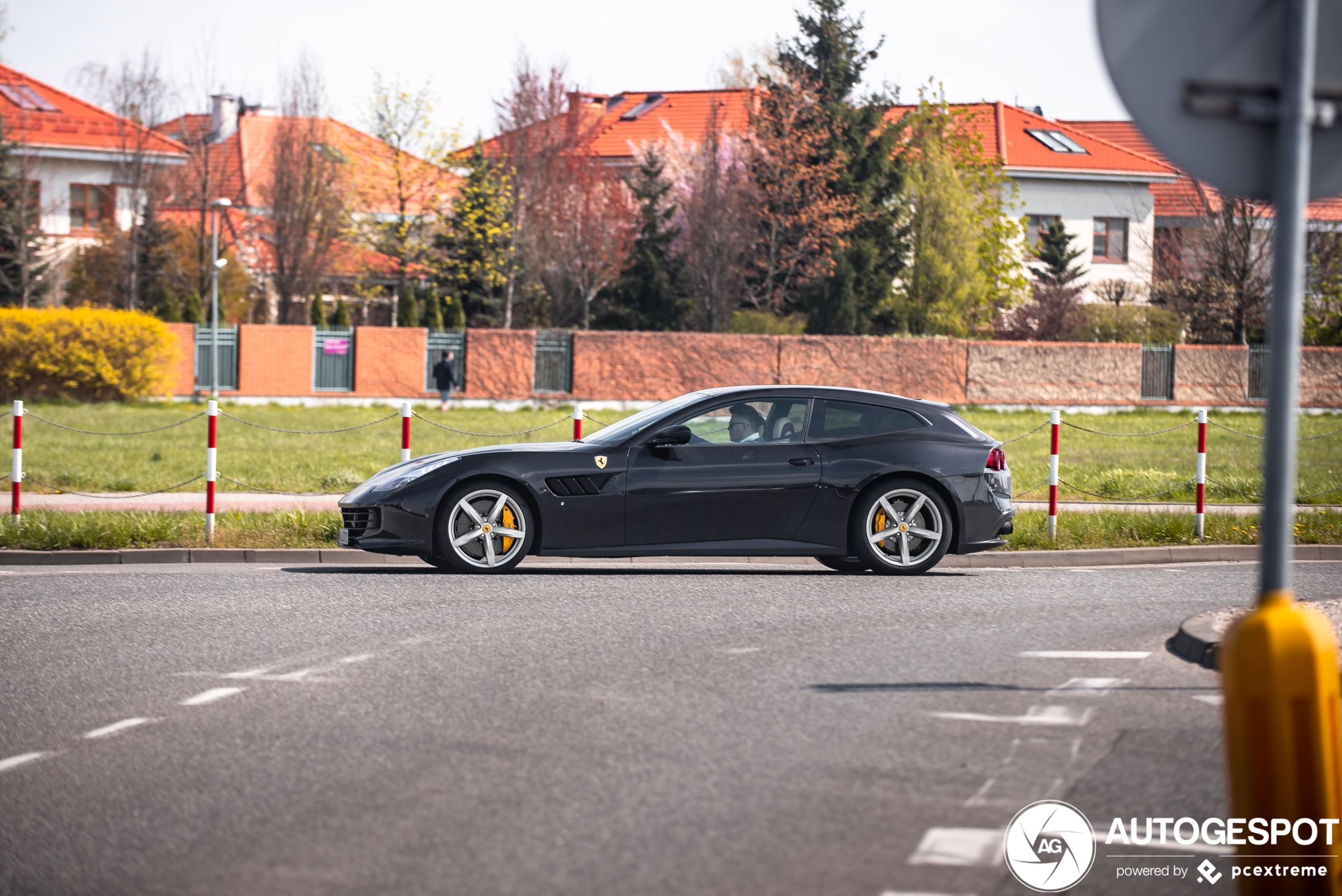 Ferrari GTC4Lusso T