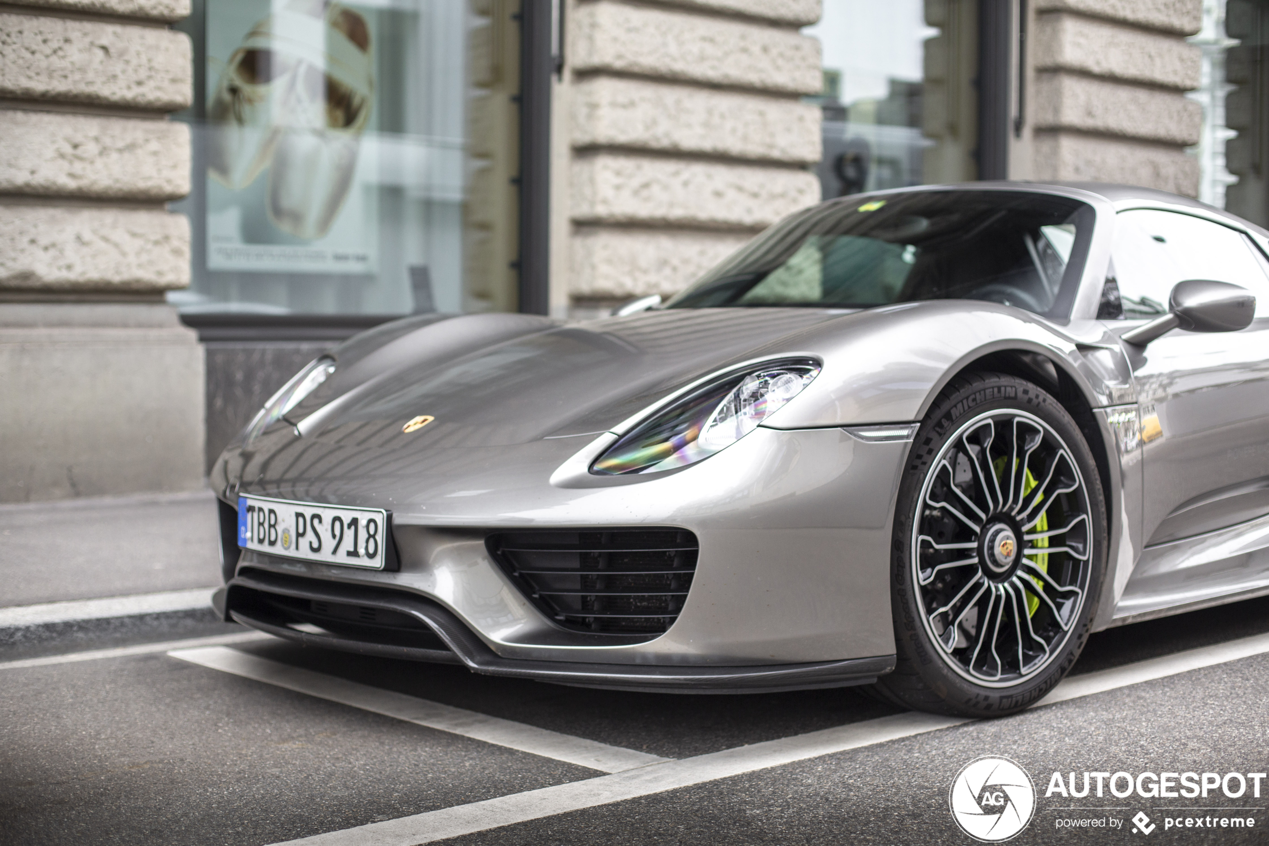 t.★☆ 918 Spyders that aren't silver > • • • • • #porsche #918