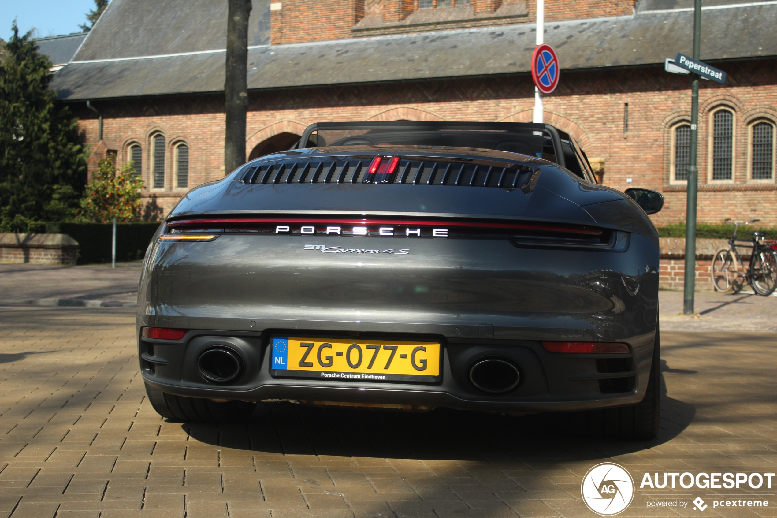 Porsche 992 Carrera 4S Cabriolet