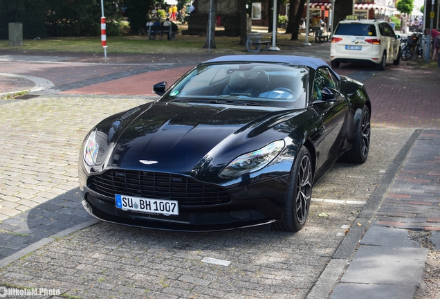 Aston Martin DB11 V8 Volante