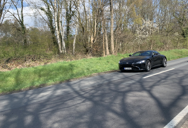 Aston Martin V8 Vantage 2018