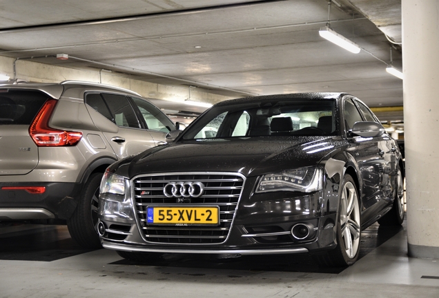 Audi S8 D4