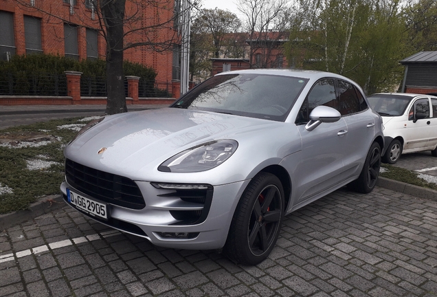 Porsche 95B Macan GTS