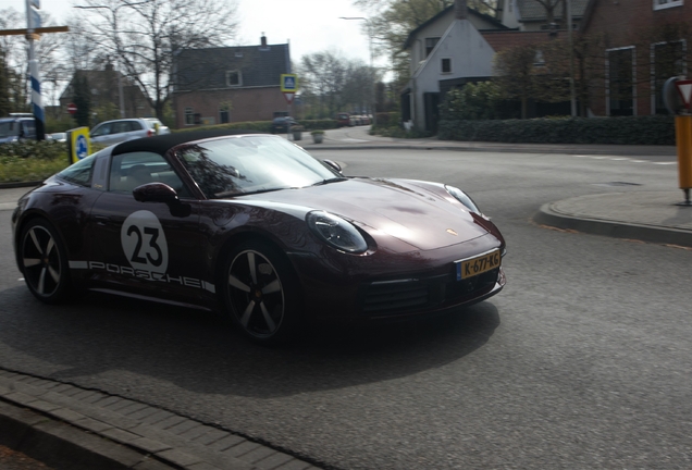 Porsche 992 Targa 4S Heritage Design Edition