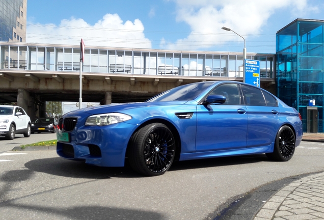 BMW M5 F10 2011