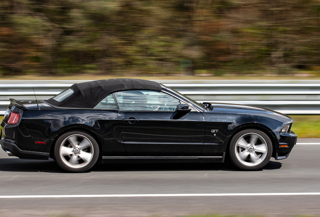 Ford Mustang GT Convertible 2010