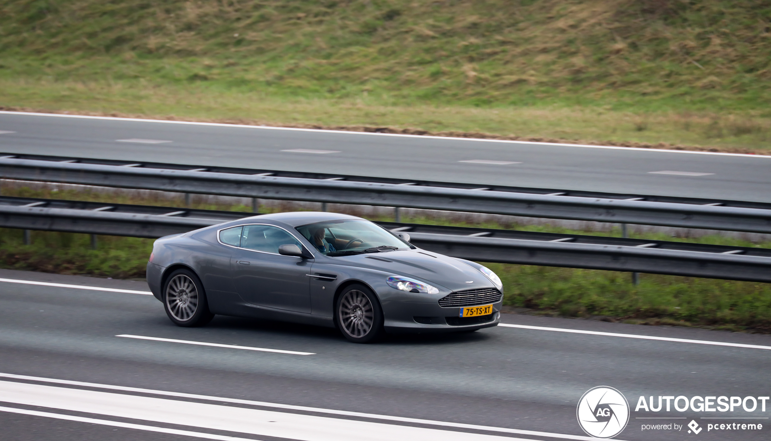 Aston Martin DB9