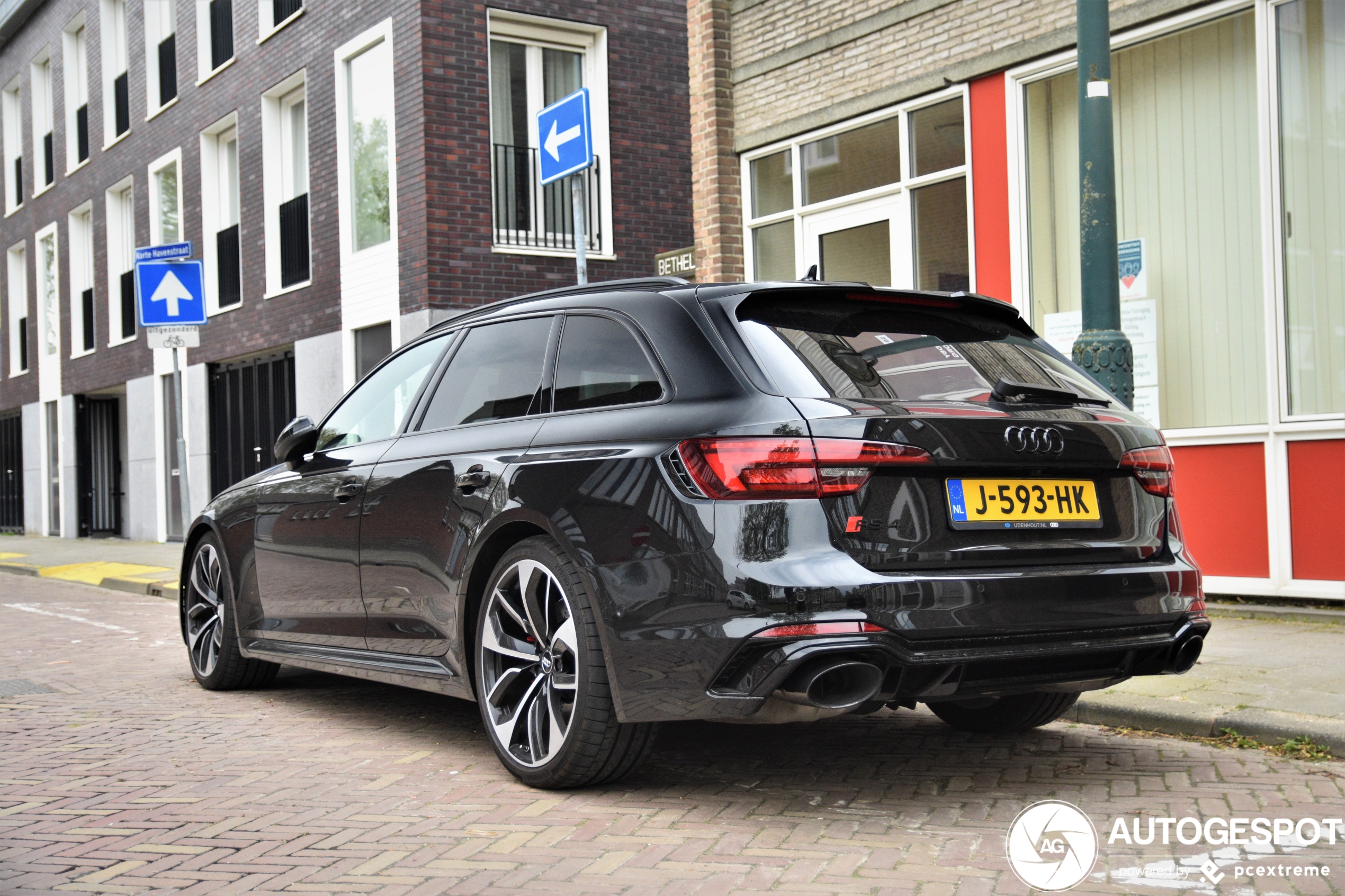 Audi RS4 Avant B9