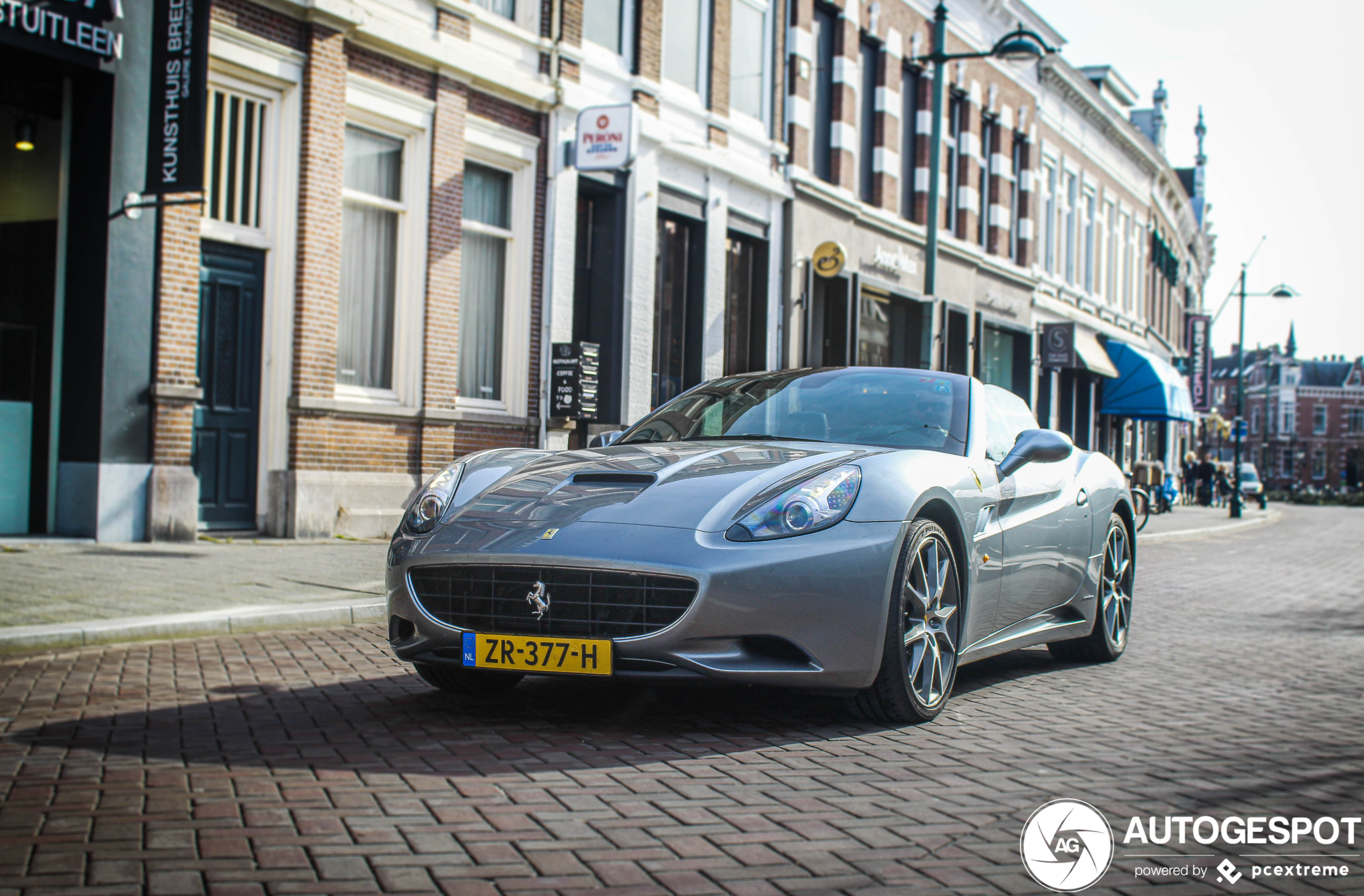 Ferrari California