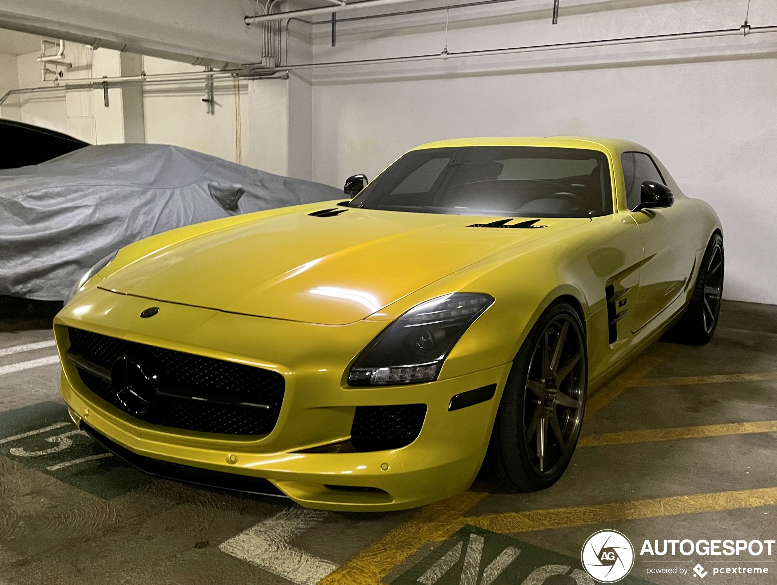 Mercedes-Benz SLS AMG