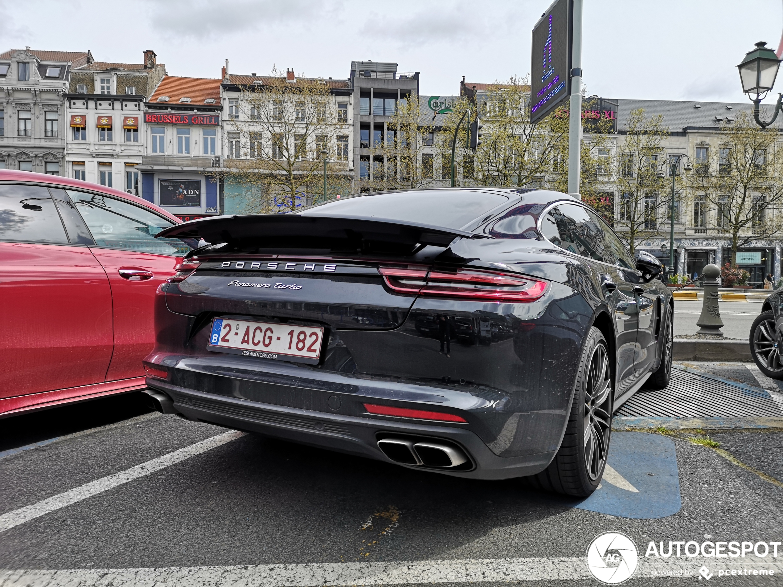 Porsche 971 Panamera Turbo