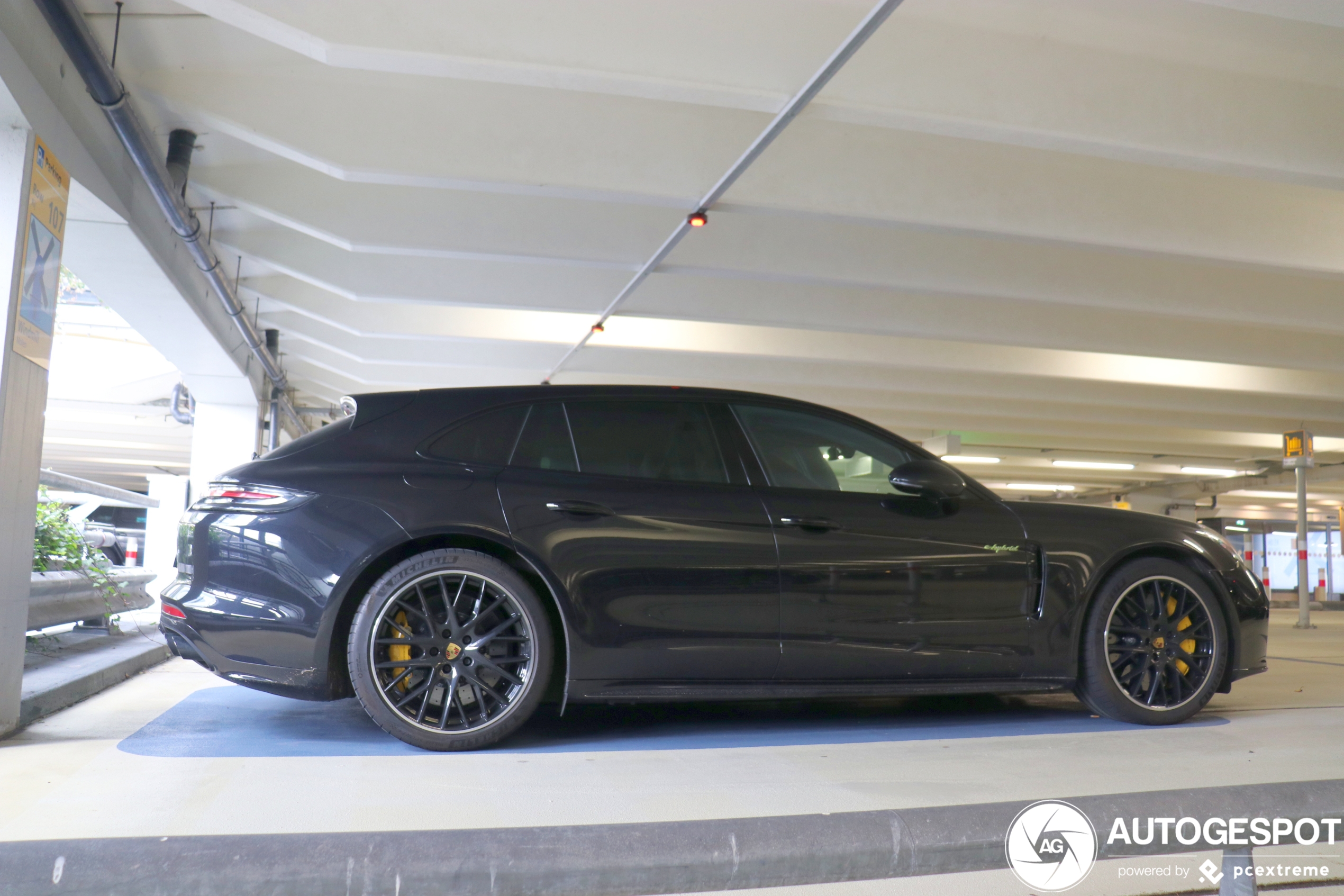 Porsche 971 Panamera Turbo S E-Hybrid Sport Turismo