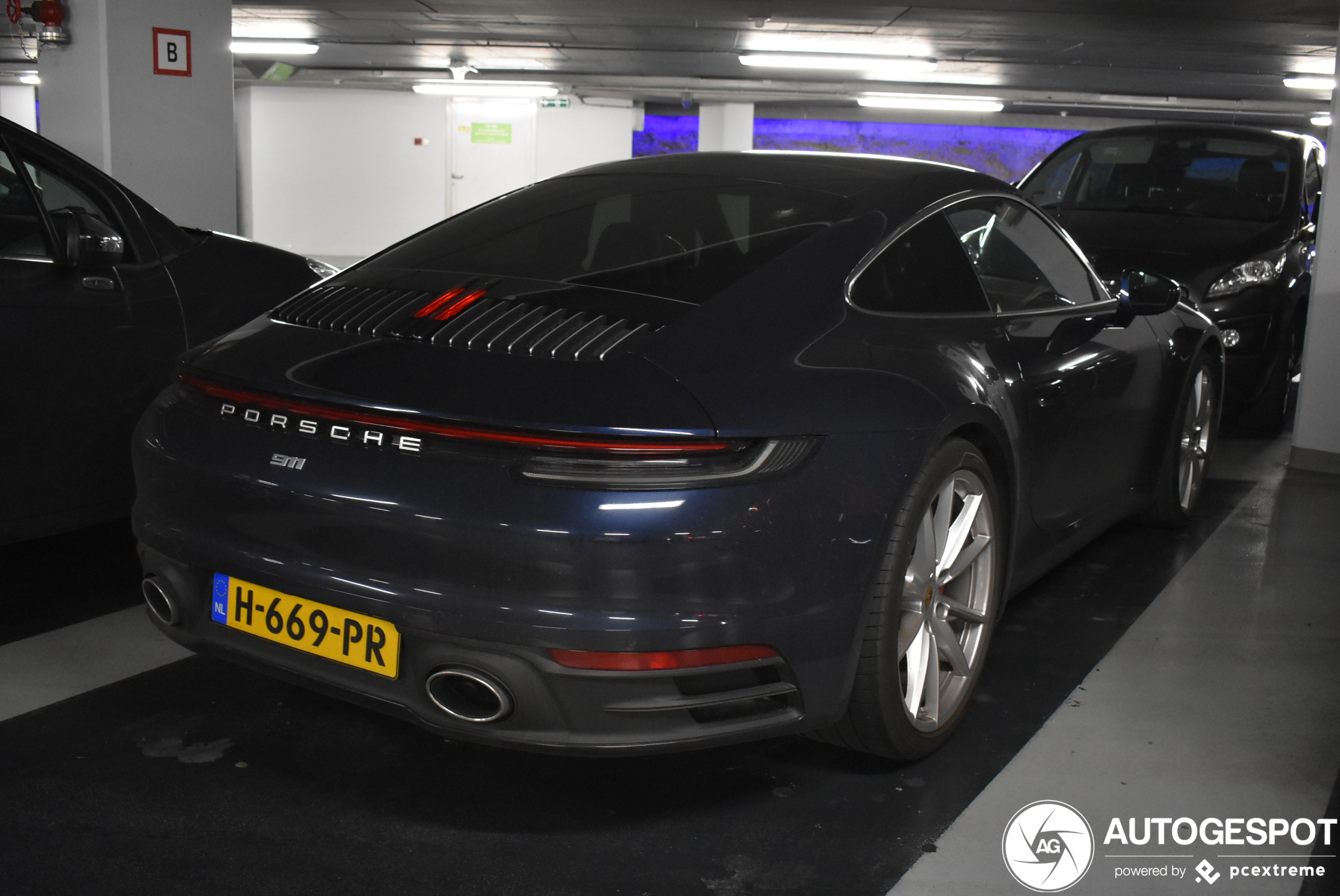 Porsche 992 Carrera 4S