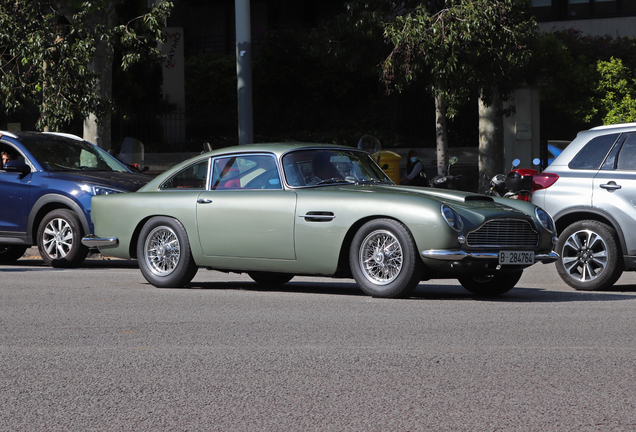 Aston Martin DB4 Series V