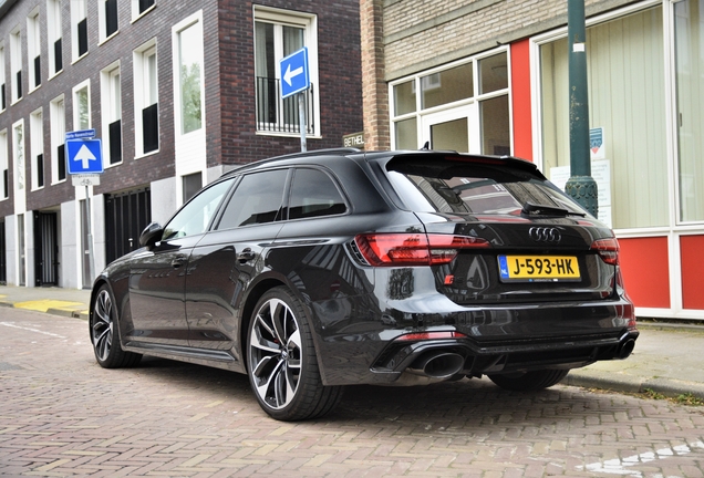 Audi RS4 Avant B9