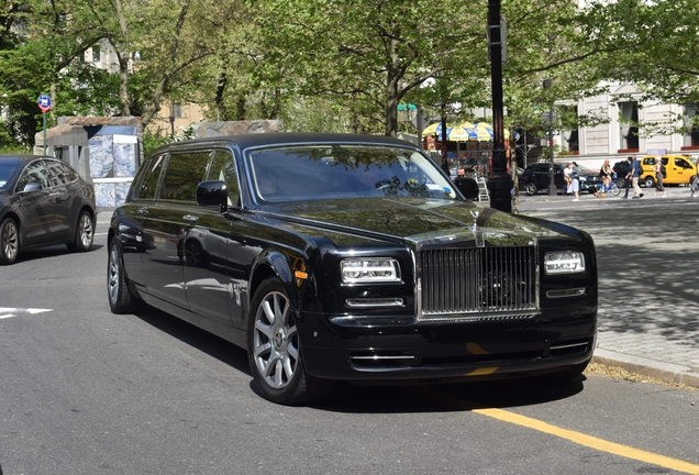 Rolls-Royce Phantom Series II Limousine