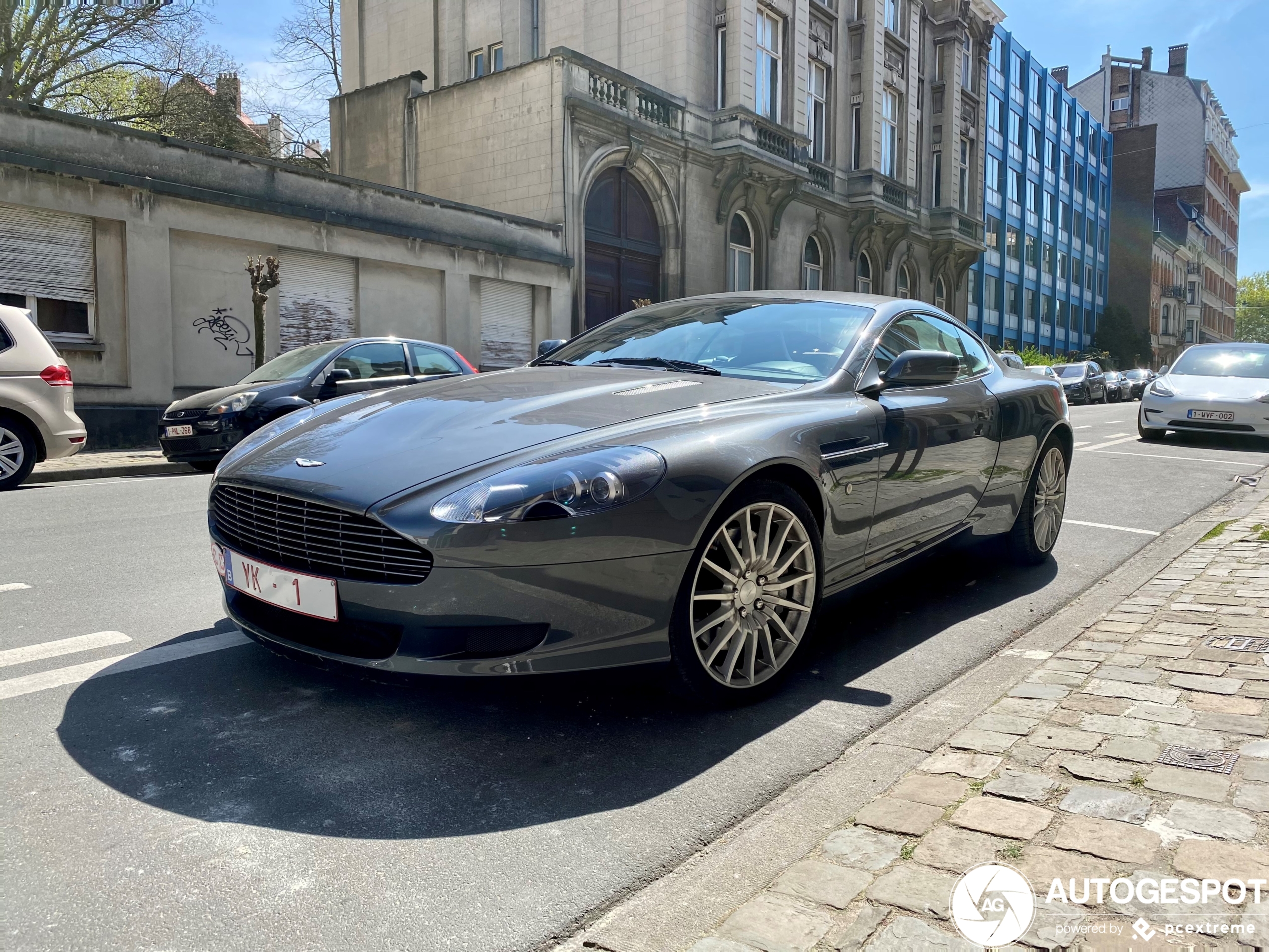 Aston Martin DB9