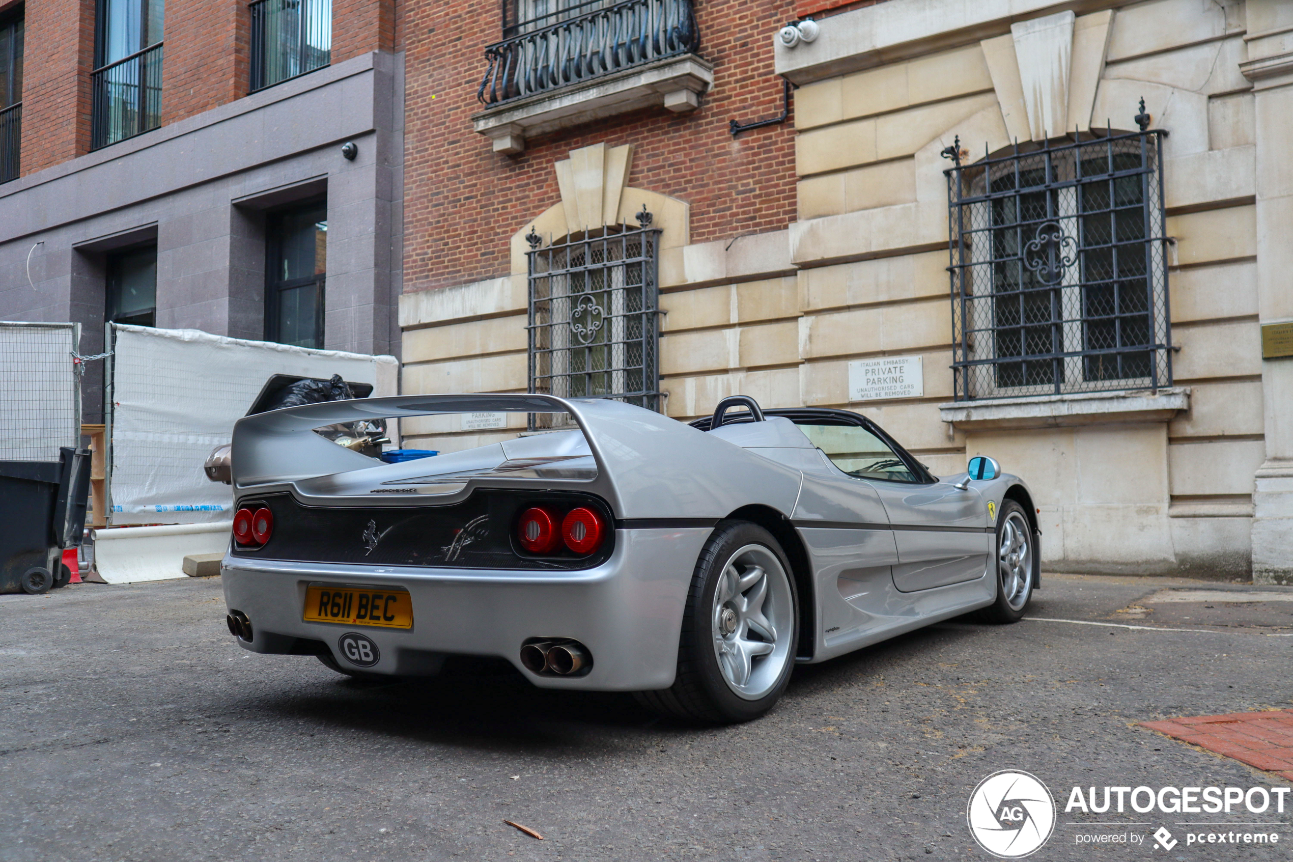 Ferrari F50 laat spotter zijn beweging krijgen