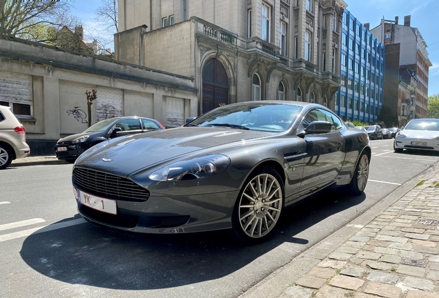 Aston Martin DB9