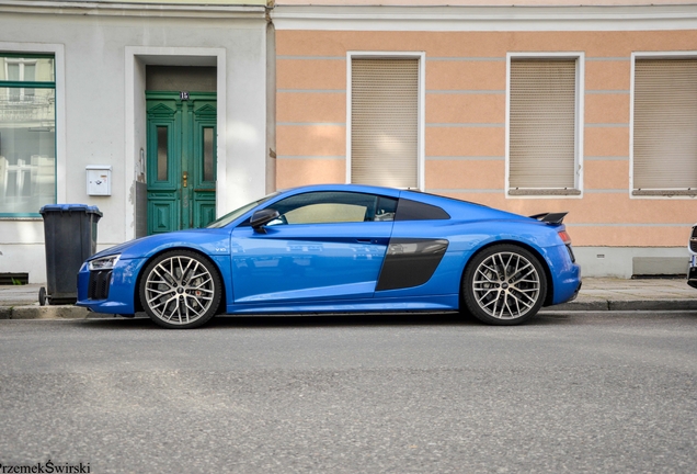 Audi R8 V10 Plus 2015