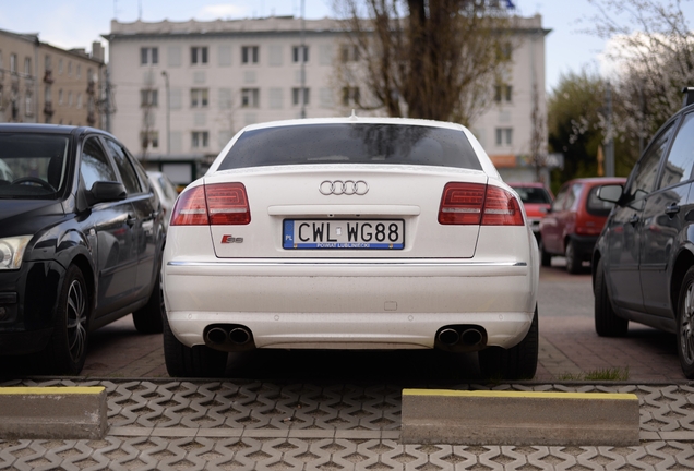 Audi S8 D3