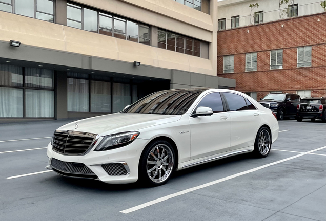 Mercedes-Benz S 65 AMG V222