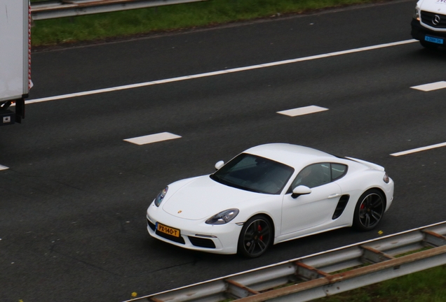 Porsche 718 Cayman S