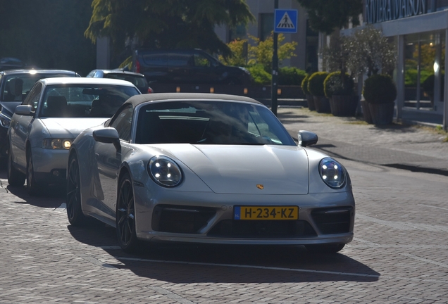 Porsche 992 Carrera 4S Cabriolet