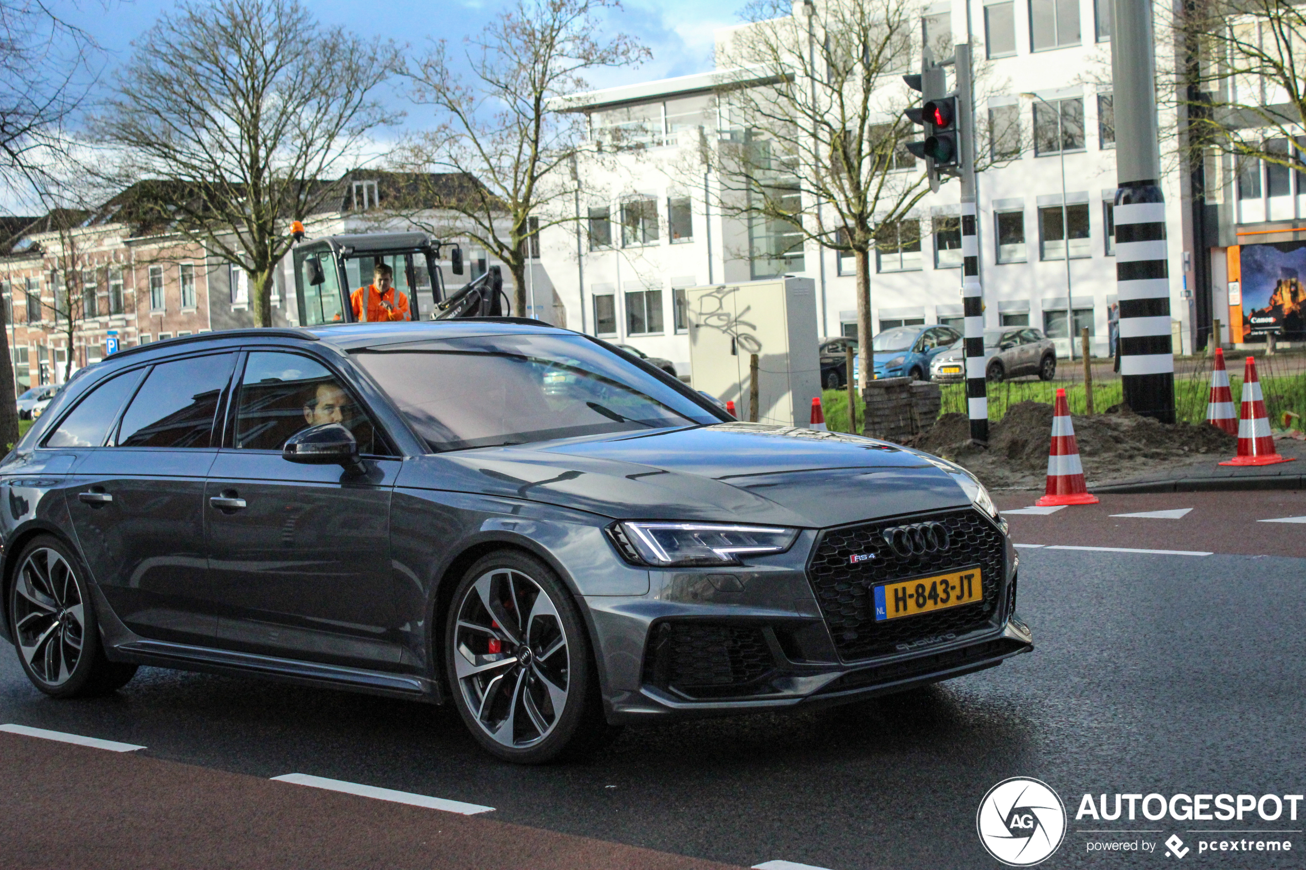 Audi RS4 Avant B9