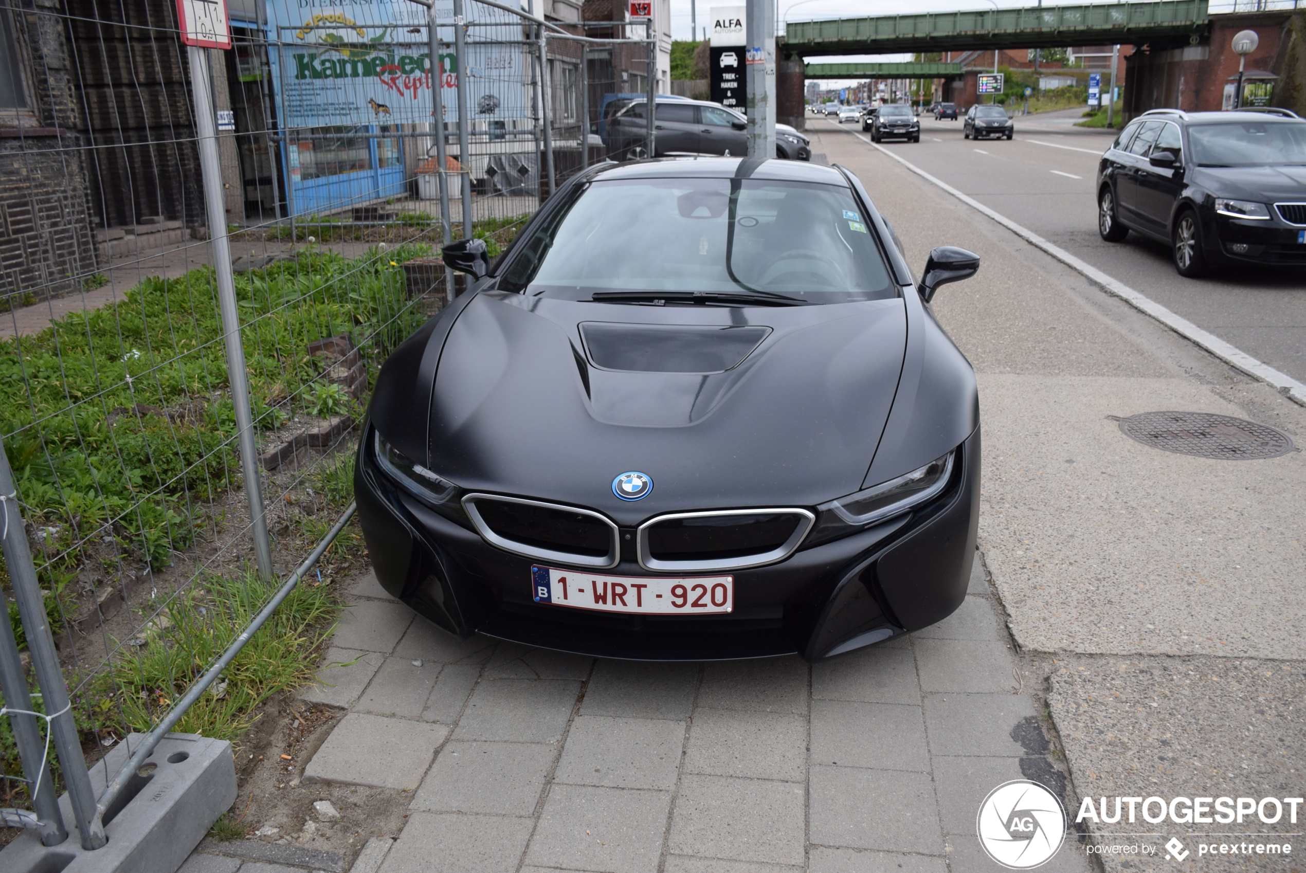 BMW i8