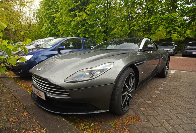 Aston Martin DB11