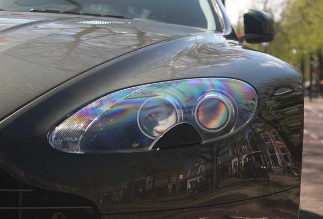 Aston Martin V8 Vantage 2012