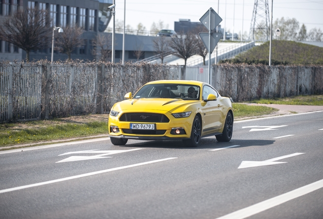 Ford Mustang GT 2015 Black Shadow Edition