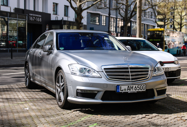 Mercedes-Benz S 65 AMG V221 2010