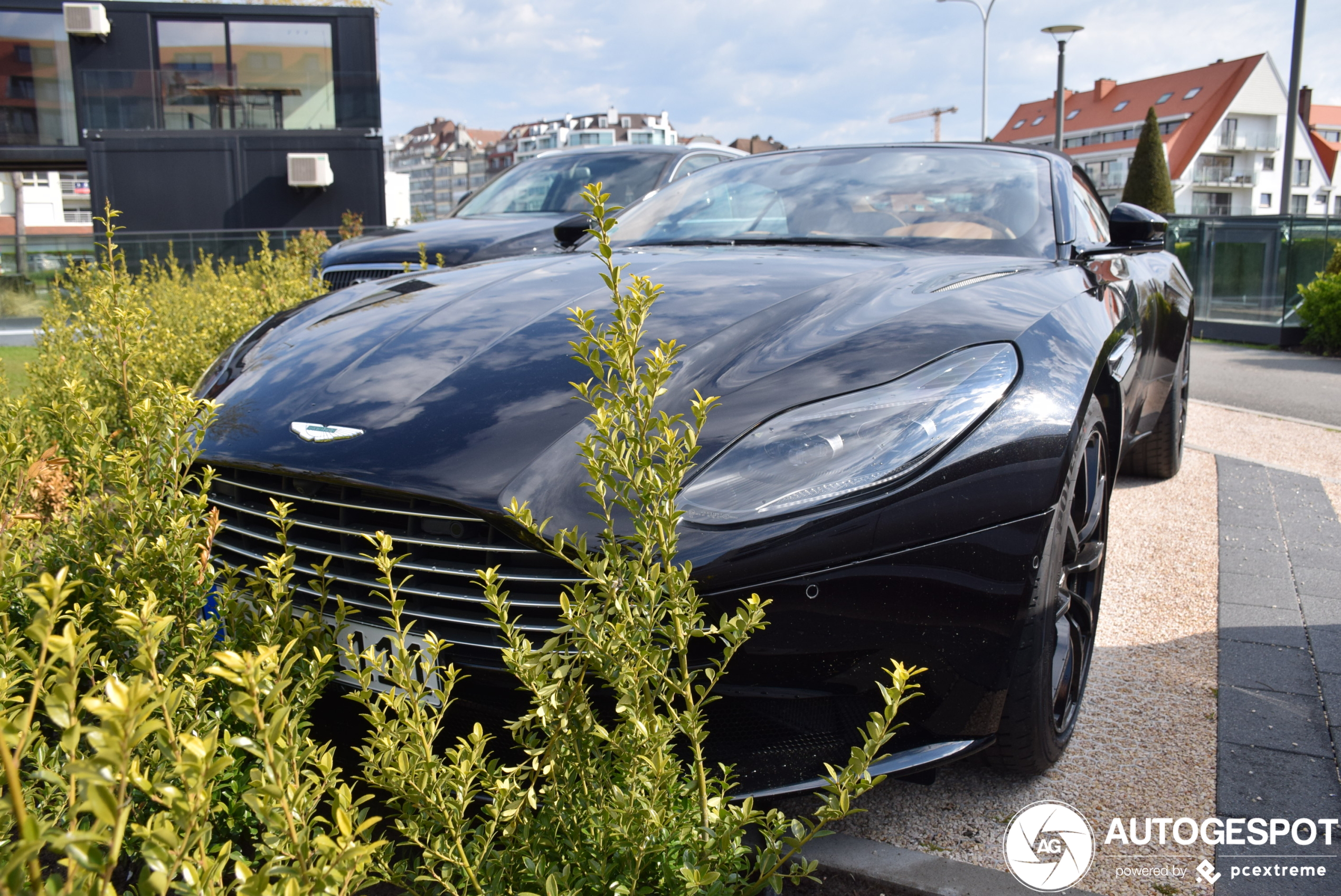 Aston Martin DB11 V8 Volante