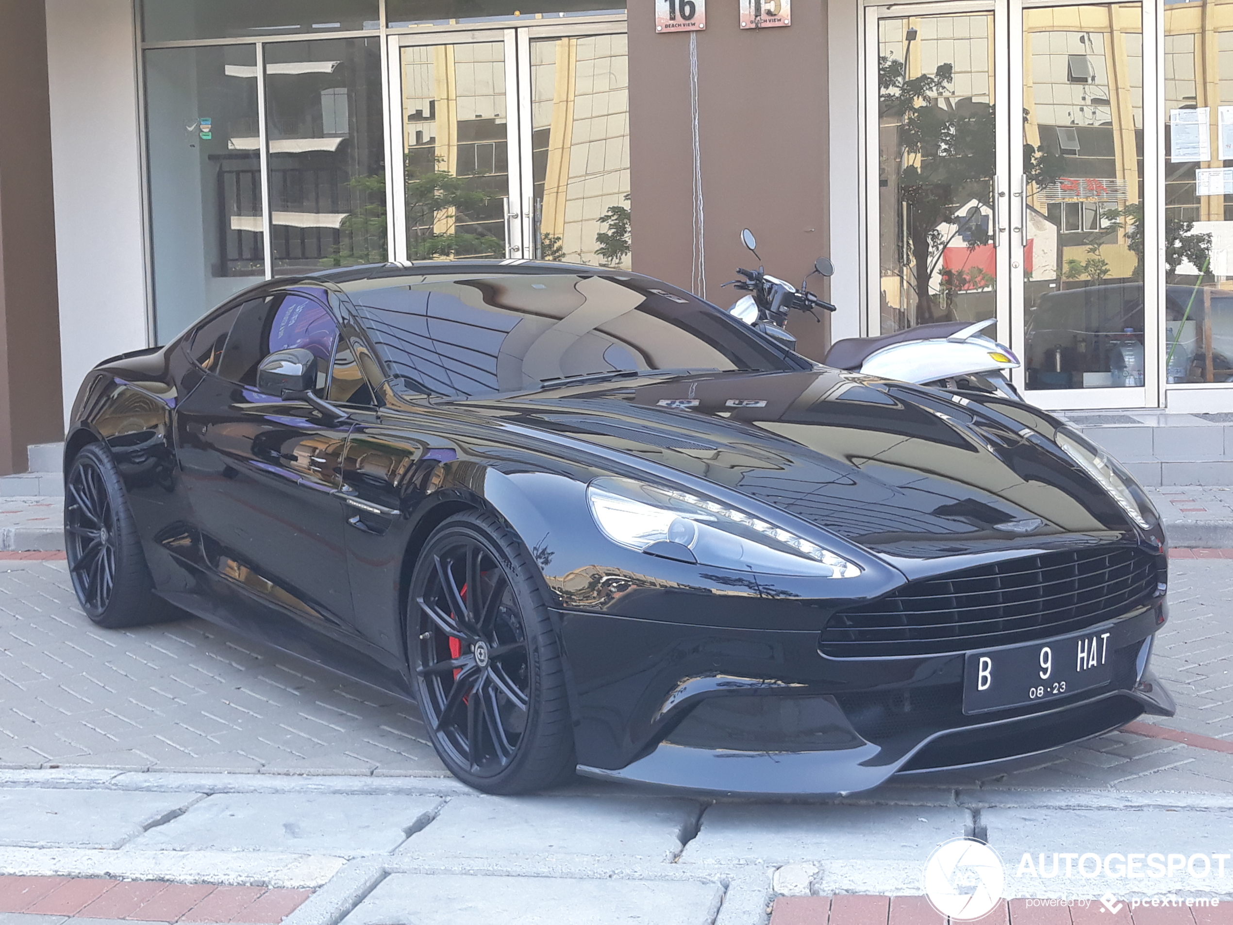 Aston Martin Vanquish 2013